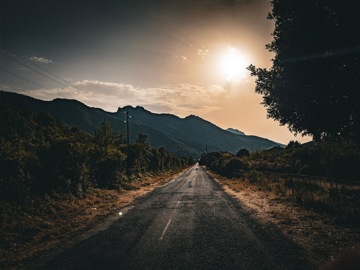 Dem Sonnenuntergang entgegen&nbsp;🛣️✨